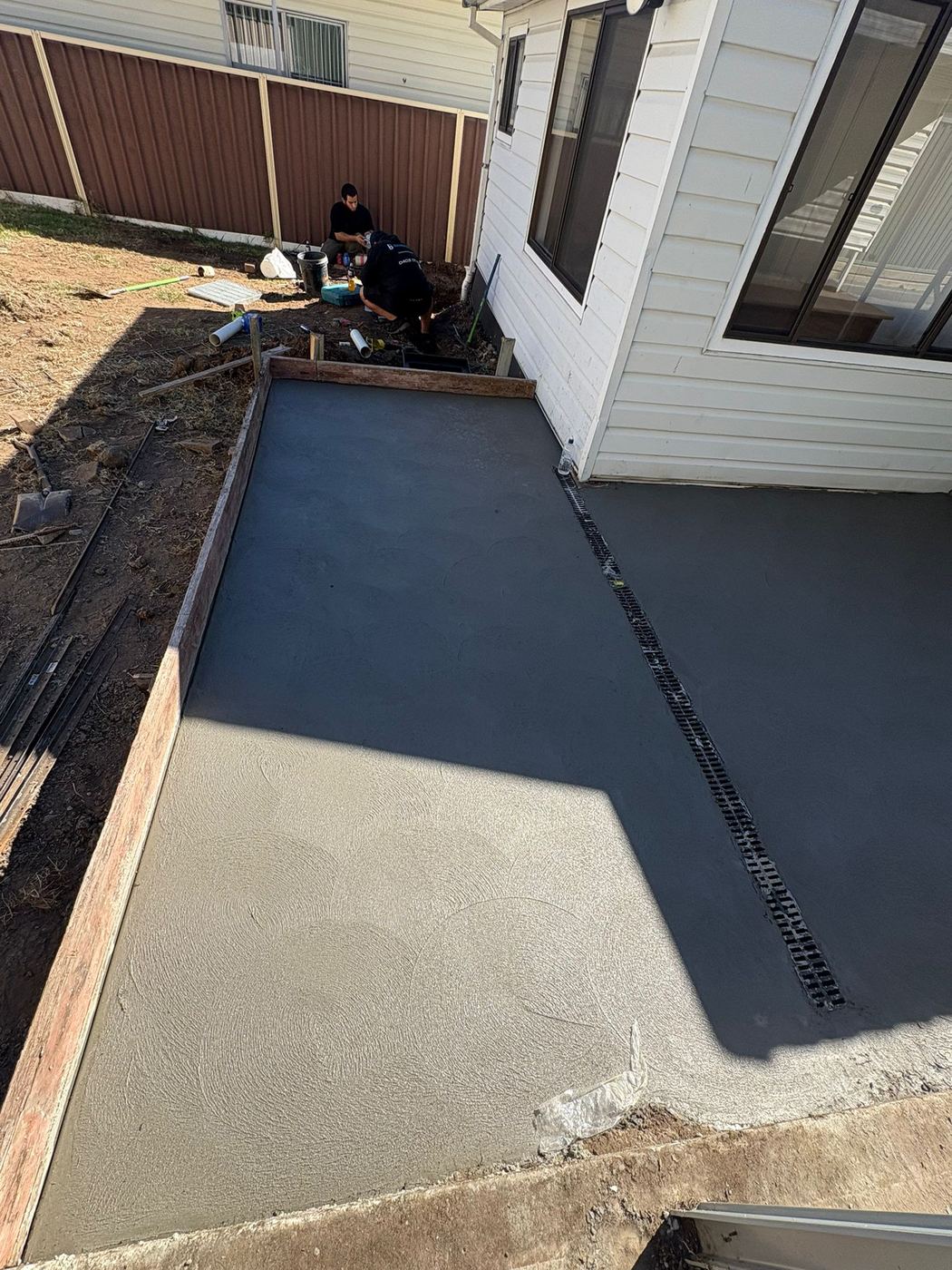 Concreting by AE Cutting