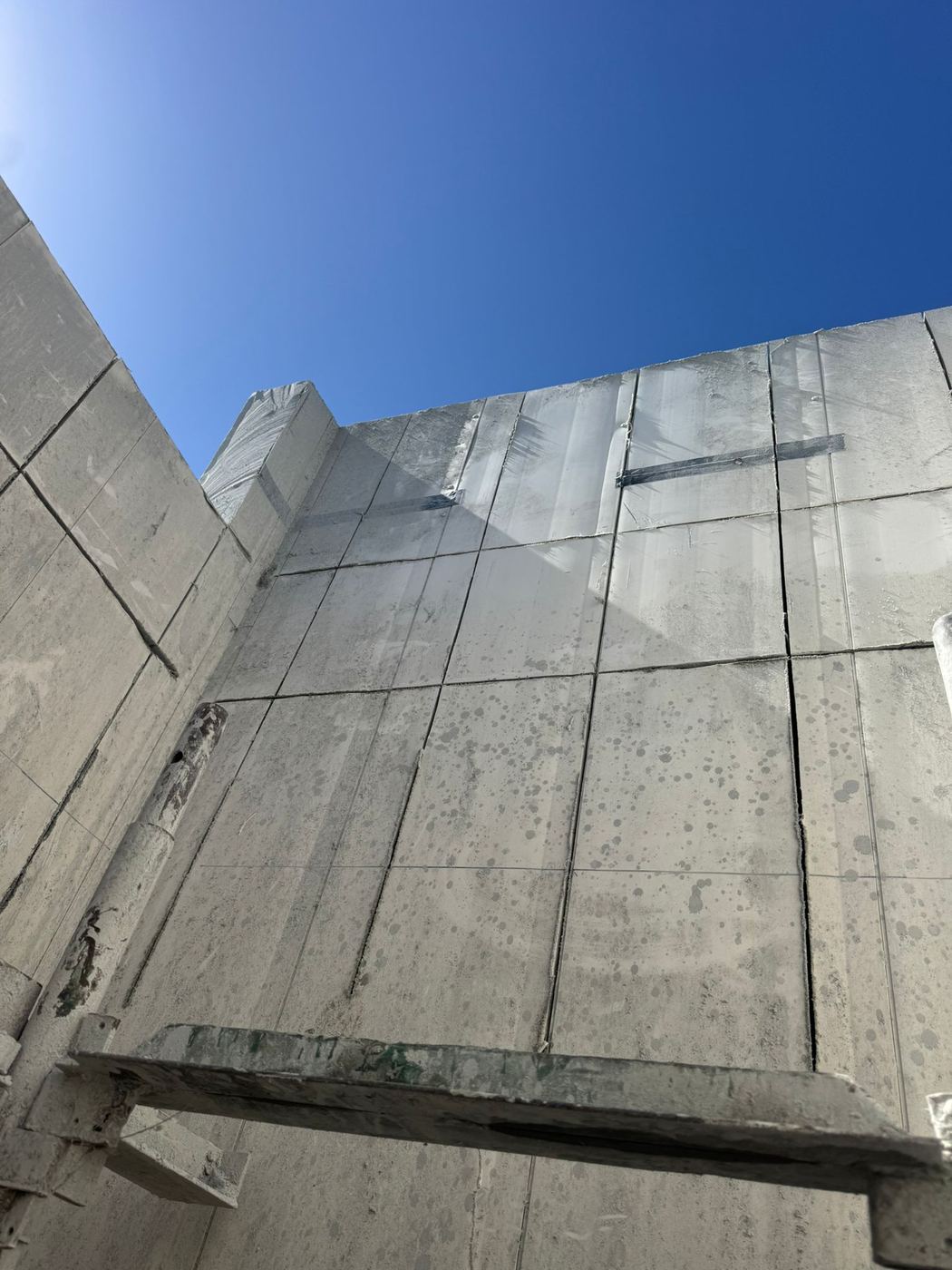 Wall sawing by AE Cutting